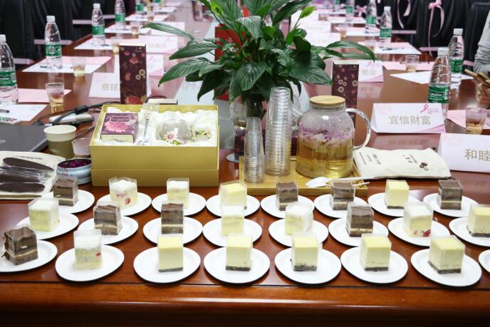 國際組織“粉紅絲帶”走進(jìn)美福嘉兒，舉辦乳房健康公益講座