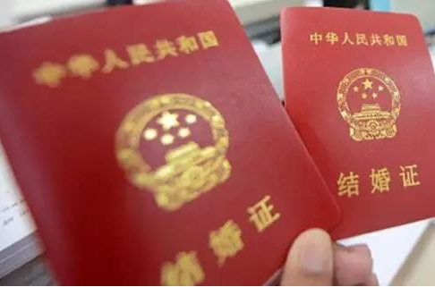 赴美生子的孕媽，在寶寶換證這個(gè)問題上應(yīng)該怎樣做呢？