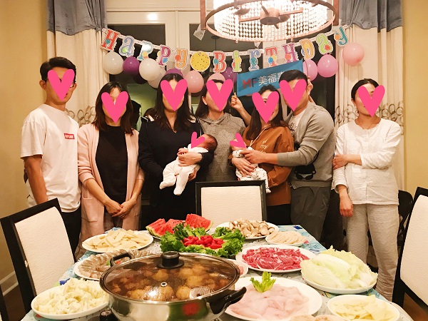 兩個(gè)美寶滿月，在美國(guó)月子中心吃火鍋啦!