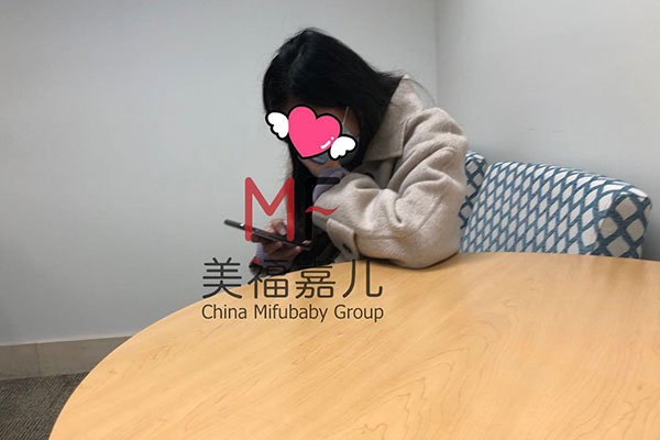赴美生子回國前